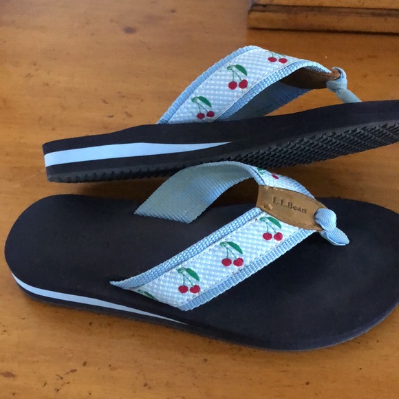 Women’s LL Bean sandals, light blue with cherry design, 6M - Picture 3 of 6